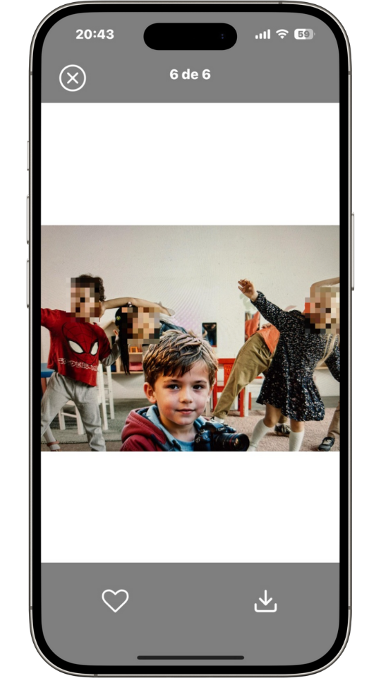 Ejemplo de foto con caras pixeladas automáticamente